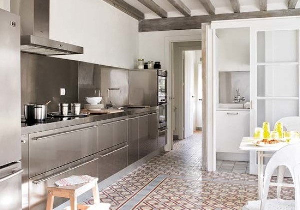 04-my-paradissi-contemporary-kitchens-with-cement-tiles-nuevo-estilo-600x420.jpg